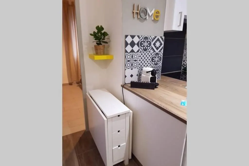 Appartement les pieds dans l’eau Marseille 0*,  France