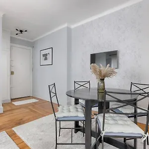 Matignon Saint-honore : Magnifique 1br Paris